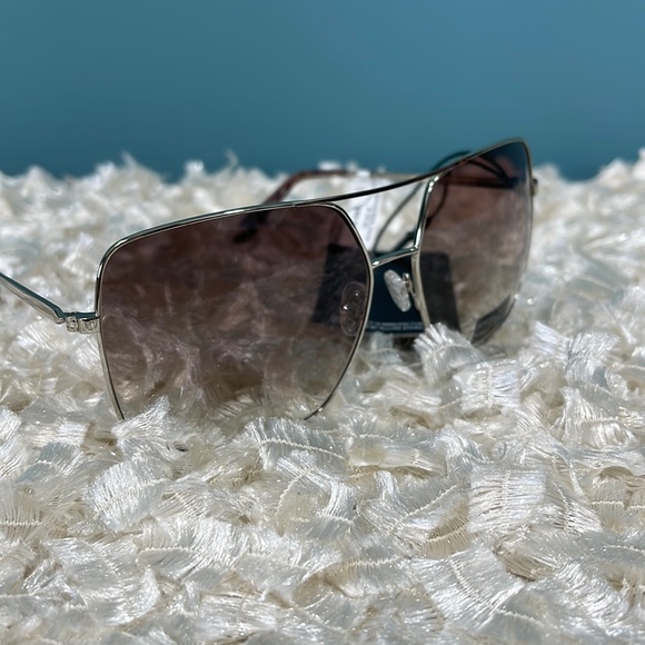 Kendall & Kylie Accessories - Kendall & Kylie Oversized Aviater Sunglasses